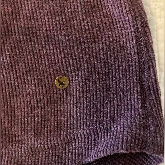 Women’s pretty plum colored Eddie Bauer long sleeve shirt. - Picture 5 of 6